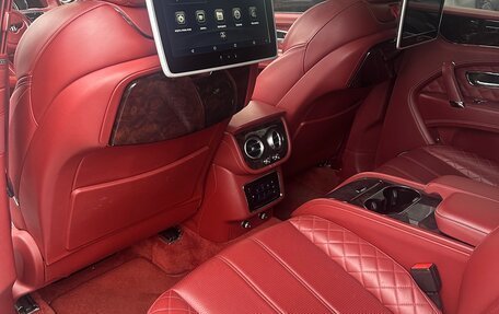 Bentley Bentayga I, 2016 год, 12 000 000 рублей, 3 фотография