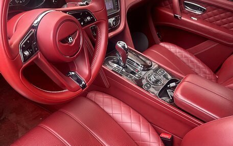 Bentley Bentayga I, 2016 год, 12 000 000 рублей, 2 фотография