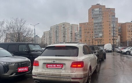 Bentley Bentayga I, 2016 год, 12 000 000 рублей, 4 фотография