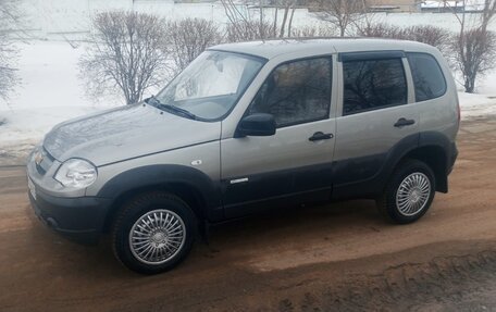 Chevrolet Niva I рестайлинг, 2012 год, 500 000 рублей, 3 фотография