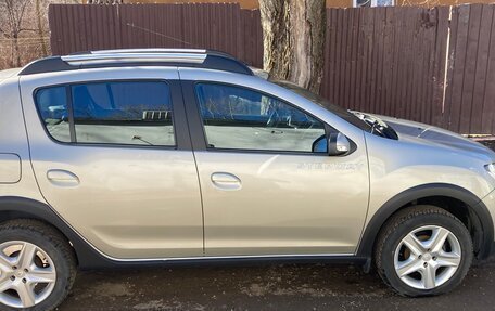 Renault Sandero II рестайлинг, 2018 год, 1 000 000 рублей, 2 фотография