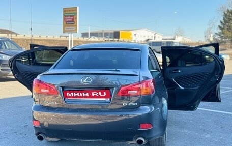 Lexus IS II рестайлинг 2, 2006 год, 1 250 000 рублей, 10 фотография