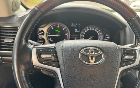 Toyota Land Cruiser 200, 2017 год, 5 550 000 рублей, 6 фотография