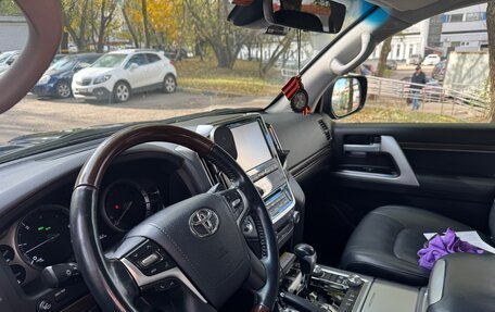 Toyota Land Cruiser 200, 2017 год, 5 550 000 рублей, 7 фотография