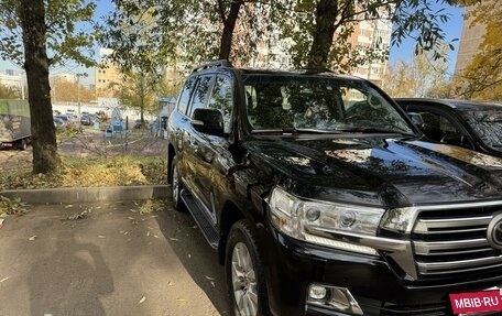 Toyota Land Cruiser 200, 2017 год, 5 550 000 рублей, 4 фотография