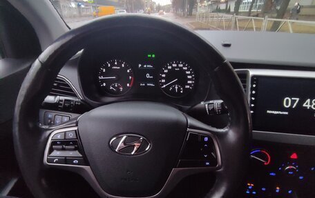 Hyundai Solaris II рестайлинг, 2017 год, 1 395 000 рублей, 5 фотография