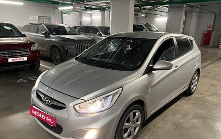 Hyundai Solaris II рестайлинг, 2013 год, 895 000 рублей, 7 фотография