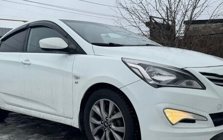 Hyundai Solaris II рестайлинг, 2015 год, 1 100 000 рублей, 1 фотография