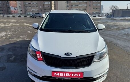 KIA Rio III рестайлинг, 2015 год, 1 050 000 рублей, 1 фотография