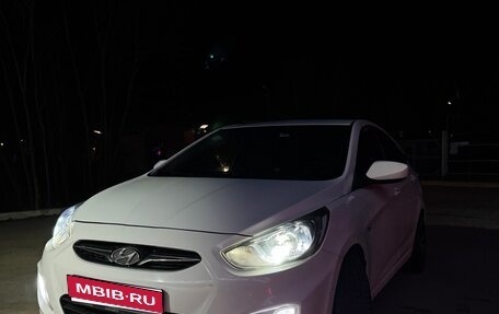 Hyundai Solaris II рестайлинг, 2011 год, 850 000 рублей, 1 фотография