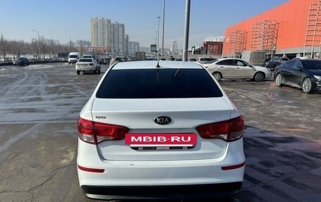 KIA Rio III рестайлинг, 2015 год, 1 050 000 рублей, 2 фотография