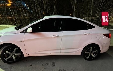 Hyundai Solaris II рестайлинг, 2011 год, 850 000 рублей, 3 фотография