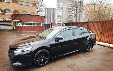 Toyota Camry, 2019 год, 2 750 000 рублей, 1 фотография