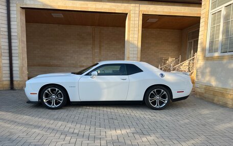 Dodge Challenger III рестайлинг 2, 2020 год, 4 200 000 рублей, 4 фотография