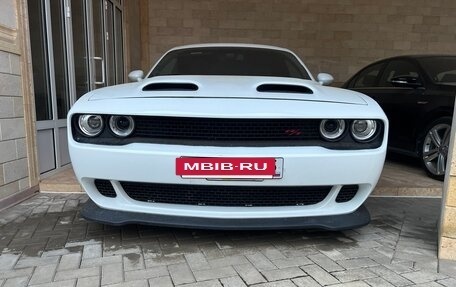 Dodge Challenger III рестайлинг 2, 2020 год, 4 200 000 рублей, 9 фотография