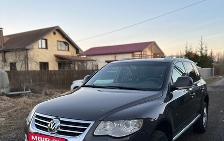 Volkswagen Touareg III, 2010 год, 1 180 000 рублей, 2 фотография
