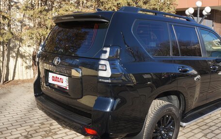 Toyota Land Cruiser Prado 150 рестайлинг 2, 2021 год, 5 550 000 рублей, 8 фотография