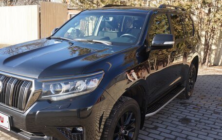 Toyota Land Cruiser Prado 150 рестайлинг 2, 2021 год, 5 550 000 рублей, 5 фотография