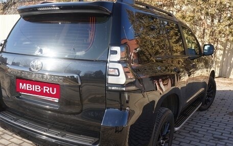 Toyota Land Cruiser Prado 150 рестайлинг 2, 2021 год, 5 550 000 рублей, 6 фотография