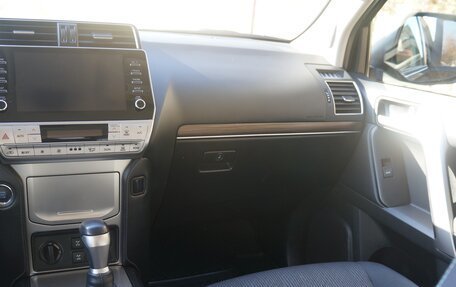 Toyota Land Cruiser Prado 150 рестайлинг 2, 2021 год, 5 550 000 рублей, 16 фотография