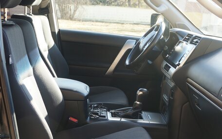 Toyota Land Cruiser Prado 150 рестайлинг 2, 2021 год, 5 550 000 рублей, 17 фотография