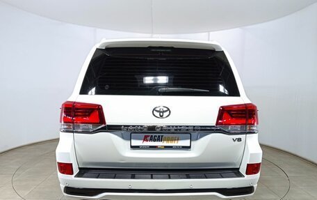 Toyota Land Cruiser 200, 2017 год, 5 999 000 рублей, 6 фотография