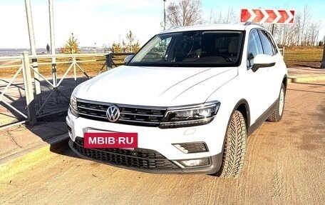 Volkswagen Tiguan II, 2017 год, 2 400 000 рублей, 2 фотография