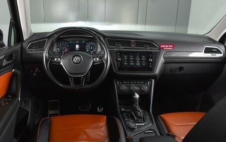 Volkswagen Tiguan II, 2018 год, 3 439 000 рублей, 6 фотография