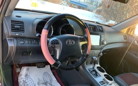 Toyota Highlander III, 2013 год, 2 150 000 рублей, 7 фотография