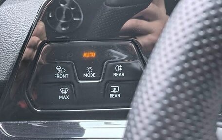 Volkswagen Golf VIII, 2021 год, 1 805 000 рублей, 13 фотография