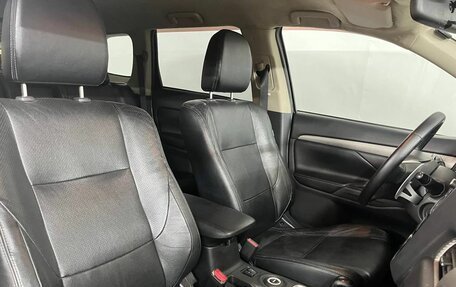 Mitsubishi Outlander III рестайлинг 3, 2012 год, 1 620 000 рублей, 18 фотография