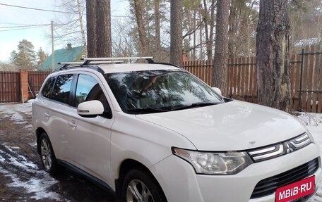 Mitsubishi Outlander III рестайлинг 3, 2012 год, 1 200 000 рублей, 1 фотография