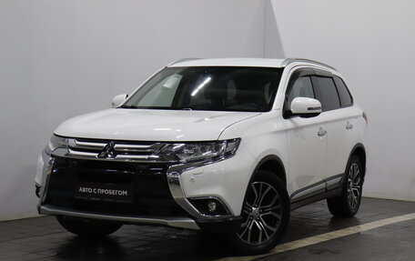 Mitsubishi Outlander III рестайлинг 3, 2017 год, 2 082 000 рублей, 1 фотография