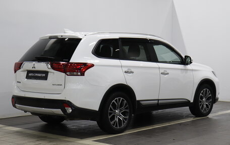 Mitsubishi Outlander III рестайлинг 3, 2017 год, 2 082 000 рублей, 4 фотография