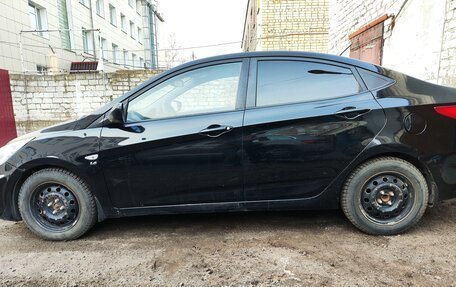 Hyundai Solaris II рестайлинг, 2011 год, 890 000 рублей, 4 фотография