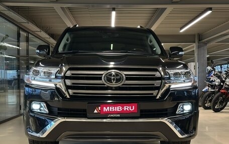 Toyota Land Cruiser 200, 2018 год, 7 000 000 рублей, 2 фотография