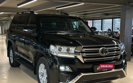 Toyota Land Cruiser 200, 2018 год, 7 000 000 рублей, 3 фотография