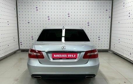 Mercedes-Benz E-Класс, 2011 год, 1 600 000 рублей, 6 фотография