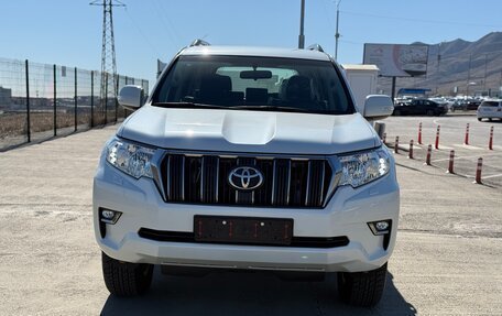 Toyota Land Cruiser Prado 150 рестайлинг 2, 2022 год, 5 800 000 рублей, 1 фотография