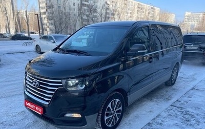 Hyundai Grand Starex Grand Starex I рестайлинг 2, 2018 год, 3 275 000 рублей, 1 фотография