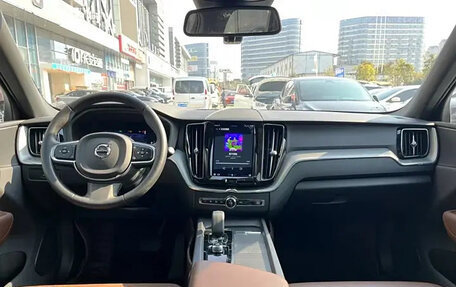 Volvo XC60 II, 2022 год, 3 300 000 рублей, 7 фотография