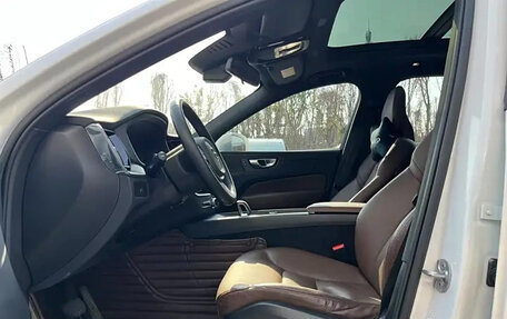 Volvo XC60 II, 2022 год, 3 300 000 рублей, 8 фотография