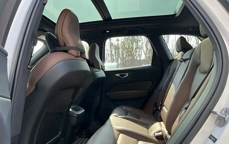 Volvo XC60 II, 2022 год, 3 300 000 рублей, 9 фотография
