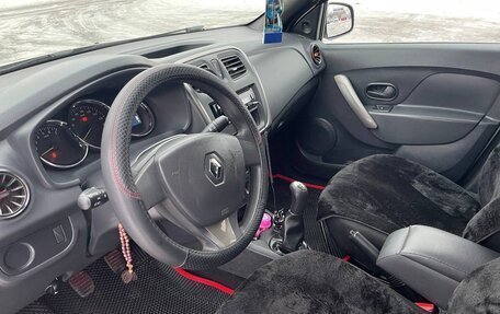 Renault Logan II, 2017 год, 680 000 рублей, 5 фотография