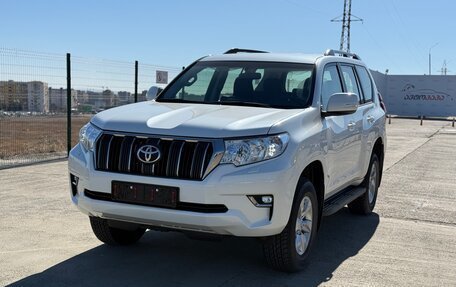 Toyota Land Cruiser Prado 150 рестайлинг 2, 2022 год, 5 800 000 рублей, 4 фотография