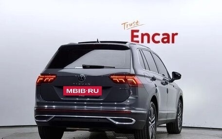 Volkswagen Tiguan II, 2022 год, 3 391 000 рублей, 4 фотография