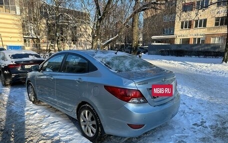 Hyundai Solaris II рестайлинг, 2011 год, 960 000 рублей, 3 фотография