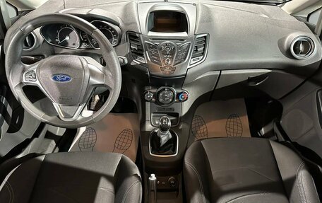 Ford Fiesta, 2015 год, 849 000 рублей, 7 фотография