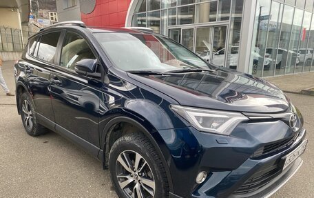 Toyota RAV4, 2019 год, 2 325 000 рублей, 3 фотография