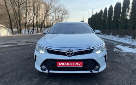 Toyota Camry, 2015 год, 1 790 000 рублей, 6 фотография